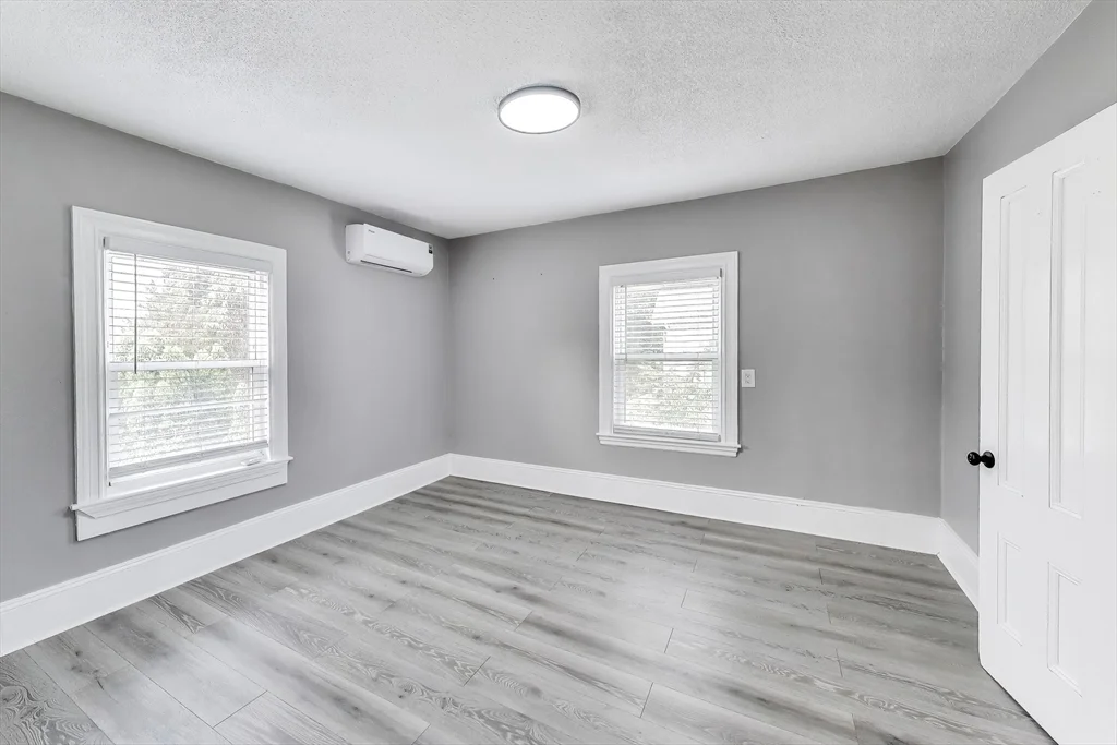 3 bed, 1 bath apartment for rent at 24 Clematis St, Winchester — photo 18 of 36