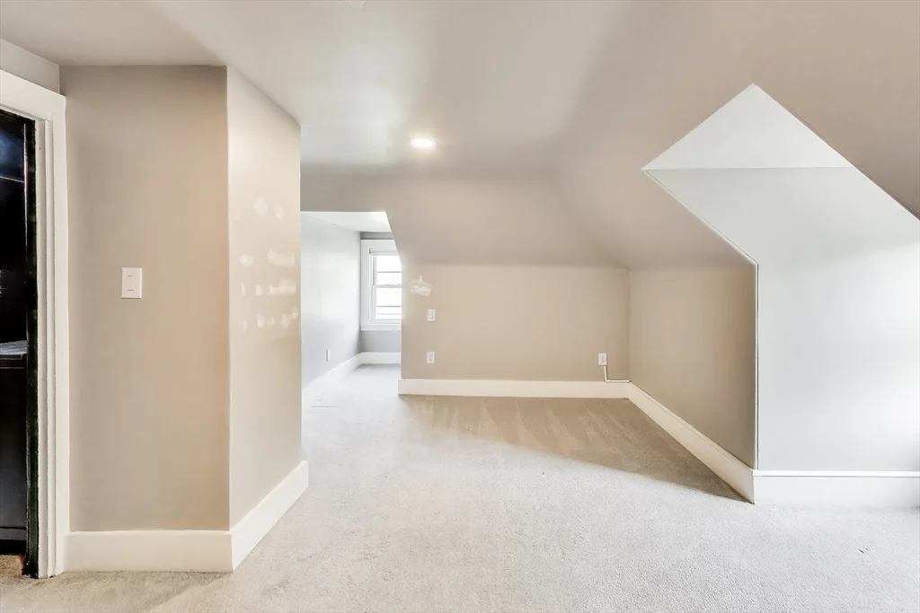 3 bed, 1 bath apartment for rent at 24 Clematis St, Winchester — photo 21 of 36