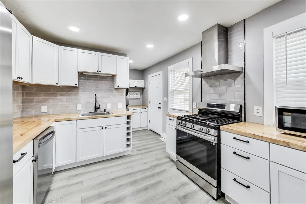 3 bed, 1 bath apartment for rent at 24 Clematis St, Winchester — photo 10 of 36