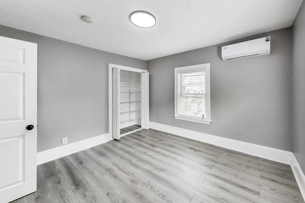 3 bed, 1 bath apartment for rent at 24 Clematis St, Winchester — photo 15 of 36