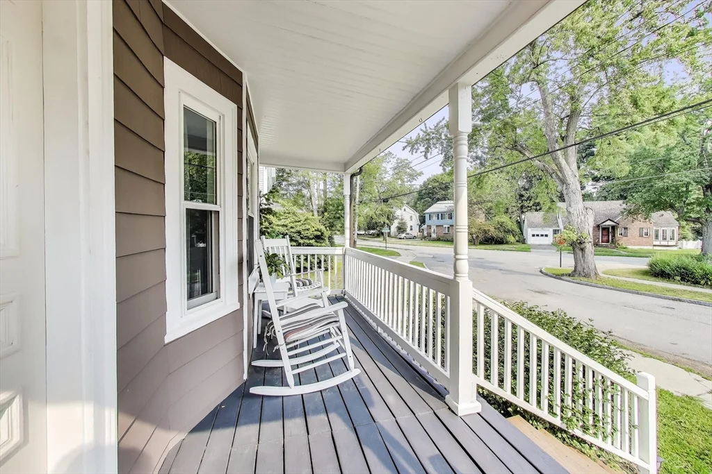 3 bed, 1 bath apartment for rent at 24 Clematis St, Winchester — photo 4 of 36