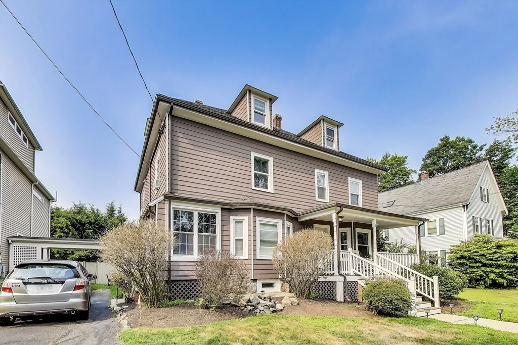 3 bed, 1 bath apartment for rent at 24 Clematis St, Winchester — photo 3 of 36