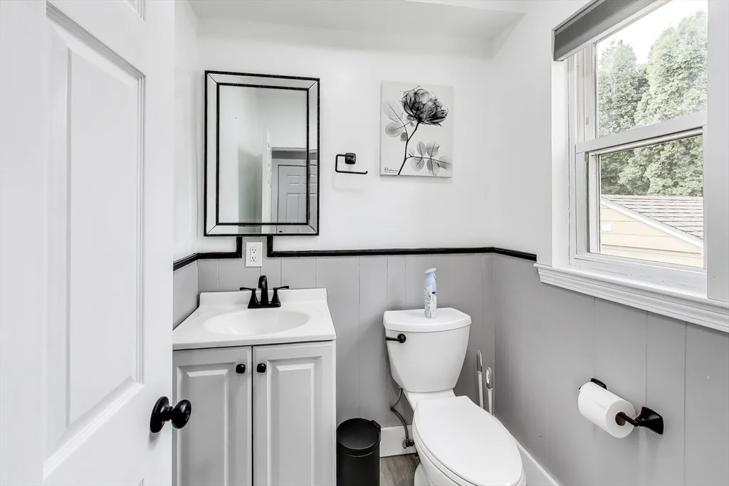 3 bed, 1 bath apartment for rent at 24 Clematis St, Winchester — photo 12 of 36