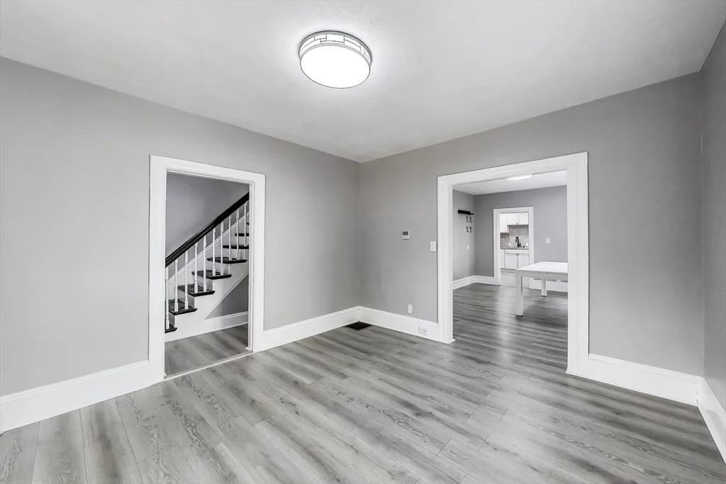 3 bed, 1 bath apartment for rent at 24 Clematis St, Winchester — photo 7 of 36