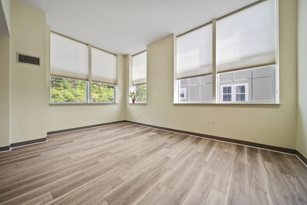 2 bed, 1 bath apartment for rent at 24 Cobblestone Ln Unit 405, West Gloucester — photo 7 of 18