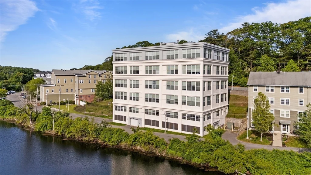 2 bed, 1 bath apartment for rent at 24 Cobblestone Ln Unit 405, West Gloucester — photo 1 of 18