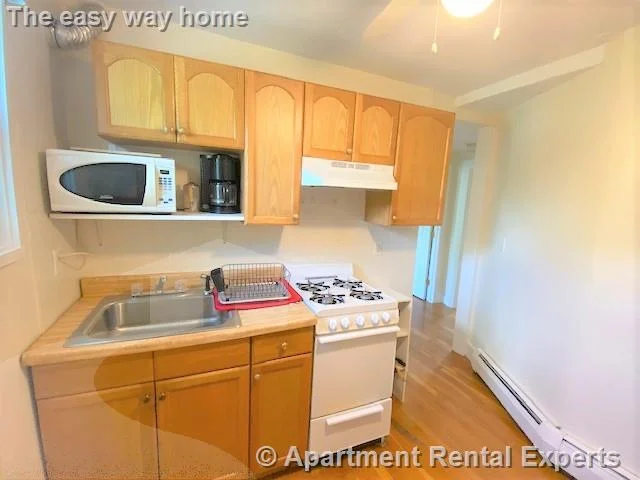 2 bed, 1 bath apartment for rent at 24 Cogswell Ave Unit 3, Porter Square — photo 5 of 11