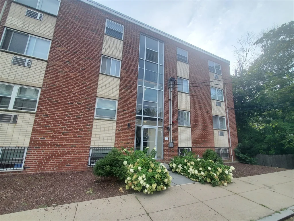 1 bed, 1 bath apartment for rent at 24 Colgate Rd Unit 13, Roslindale — photo 9 of 11