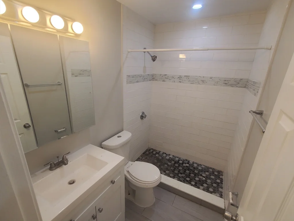 1 bed, 1 bath apartment for rent at 24 Colgate Rd Unit 13, Roslindale — photo 8 of 11