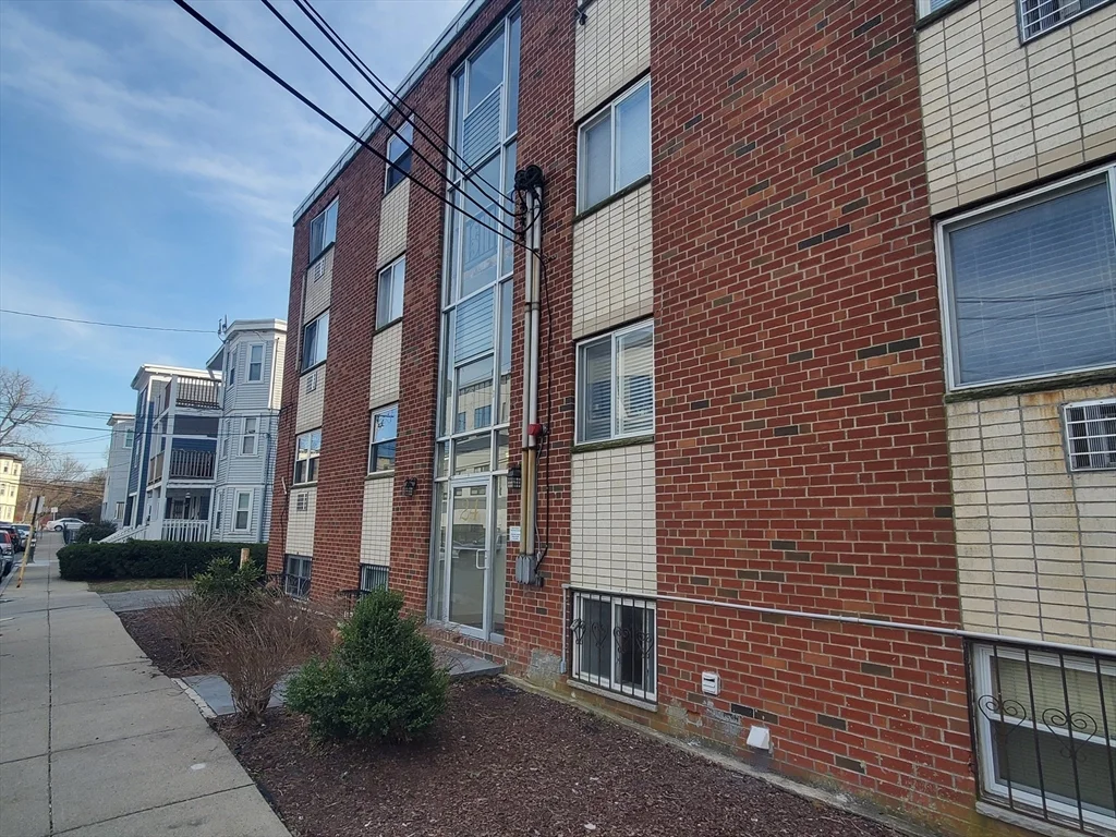 1 bed, 1 bath apartment for rent at 24 Colgate Rd Unit 5, Roslindale — photo 12 of 13