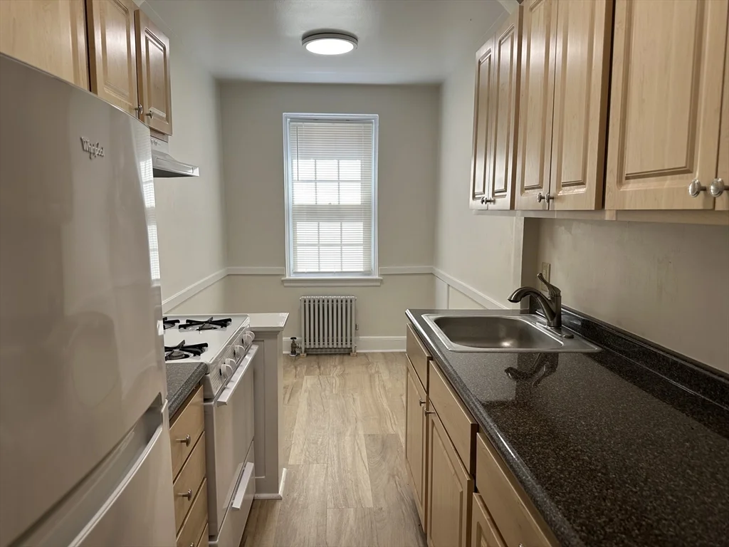 1 bed, 1 bath apartment for rent at 24 Concord Ave Unit 111, Harvard Square — photo 7 of 23