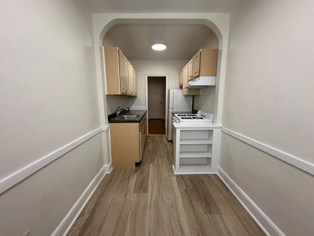 1 bed, 1 bath apartment for rent at 24 Concord Ave Unit 111, Harvard Square — photo 10 of 23