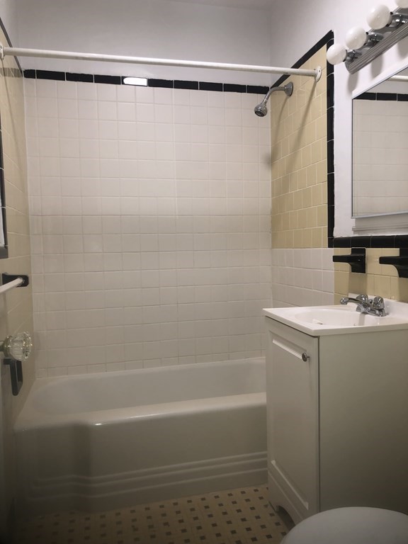 1 bed, 1 bath apartment for rent at 24 Concord Ave Unit 207, Harvard Square — photo 8 of 14
