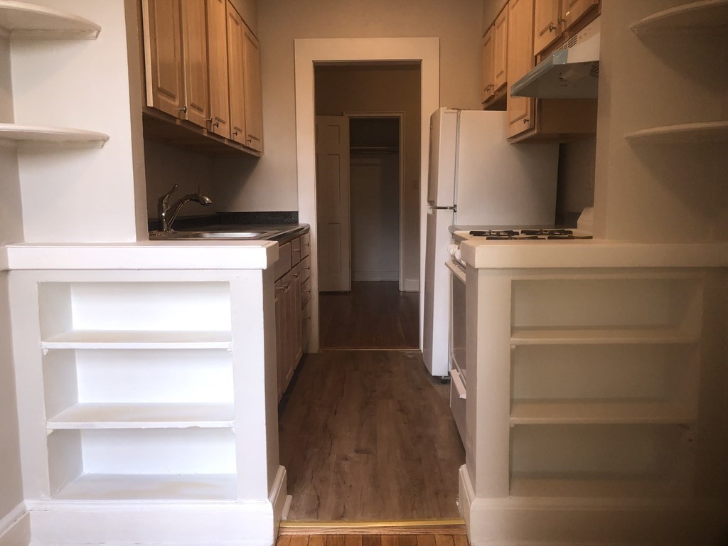 1 bed, 1 bath apartment for rent at 24 Concord Ave Unit 207, Harvard Square — photo 7 of 14