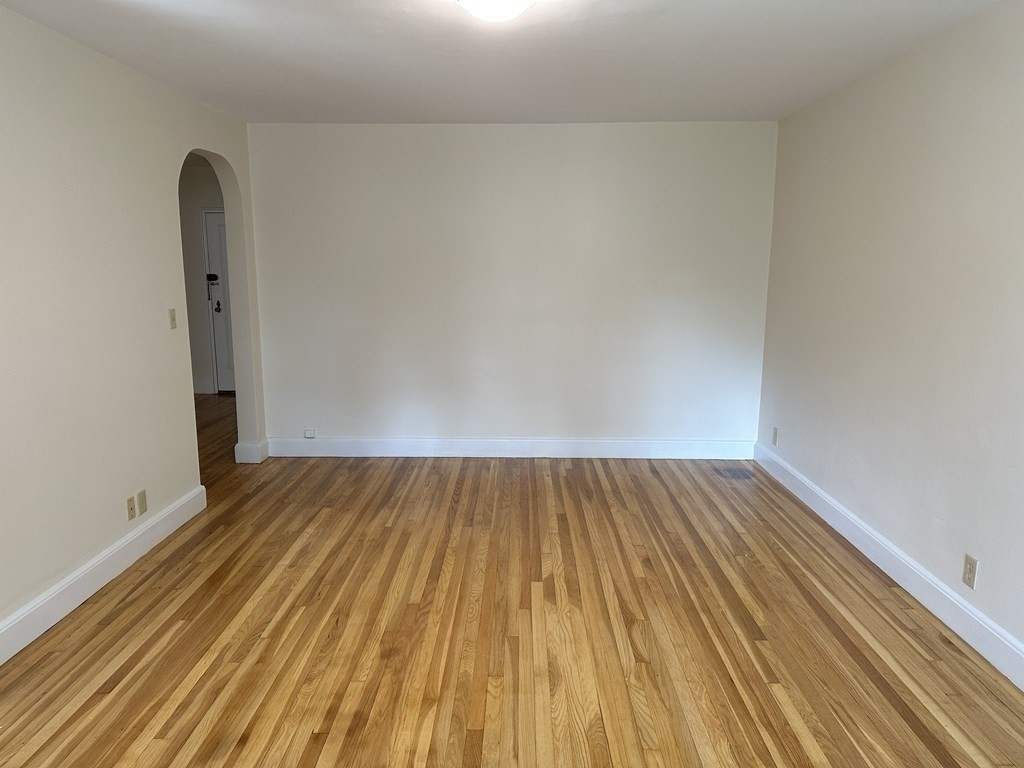 Studio bed, 1 bath apartment for rent at 24 Concord Ave Unit 312, Harvard Square — photo 3 of 16