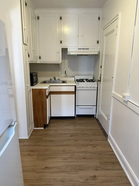 Studio bed, 1 bath apartment for rent at 24 Concord Ave Unit 405, West Cambridge — photo 11 of 23