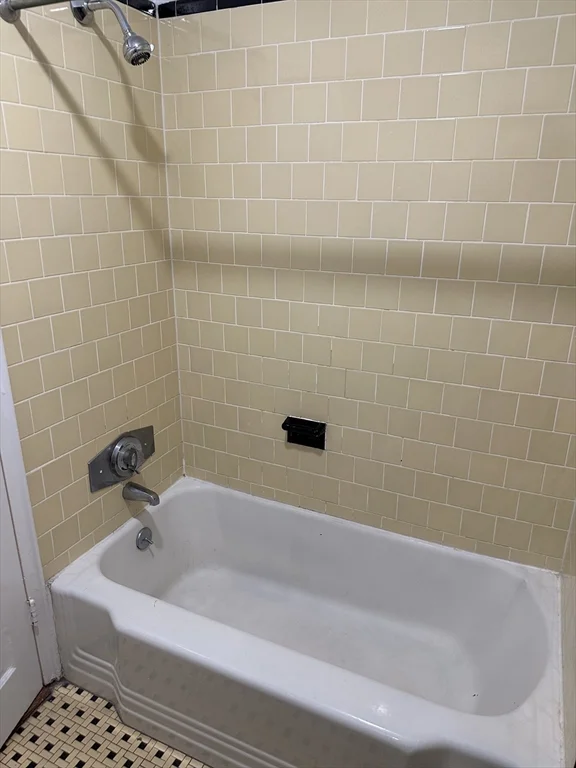 Studio bed, 1 bath apartment for rent at 24 Concord Ave Unit 406, Harvard Square — photo 17 of 23