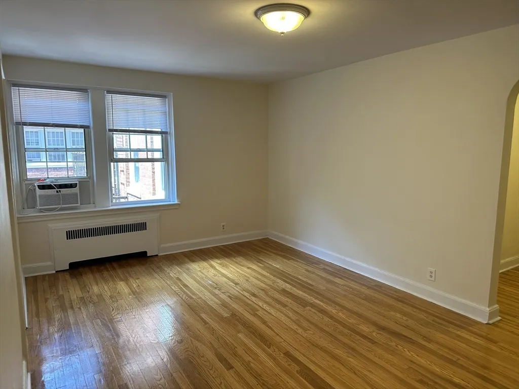 Studio bed, 1 bath apartment for rent at 24 Concord Ave Unit 505, Harvard Square — photo 3 of 23