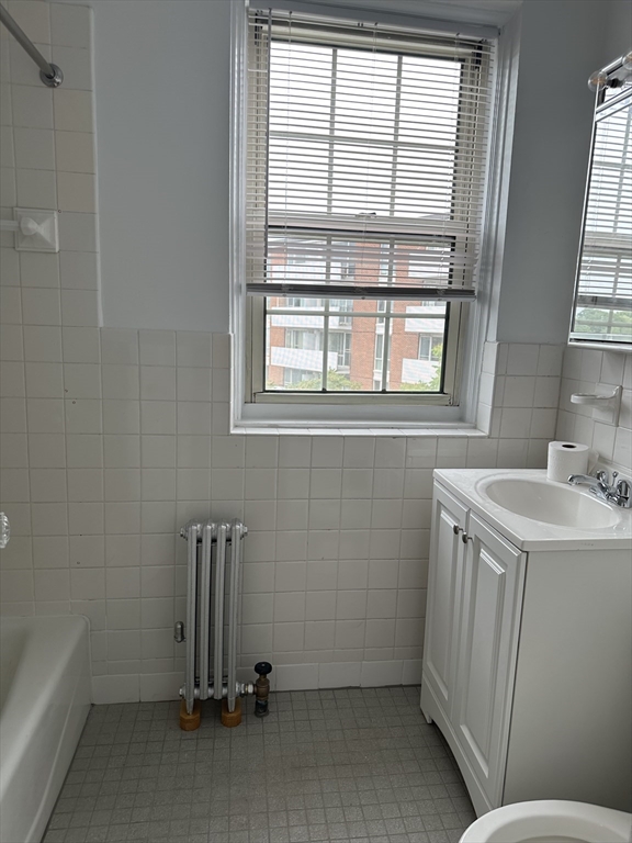 1 bed, 1 bath apartment for rent at 24 Concord Ave Unit 515, Harvard Square — photo 4 of 19