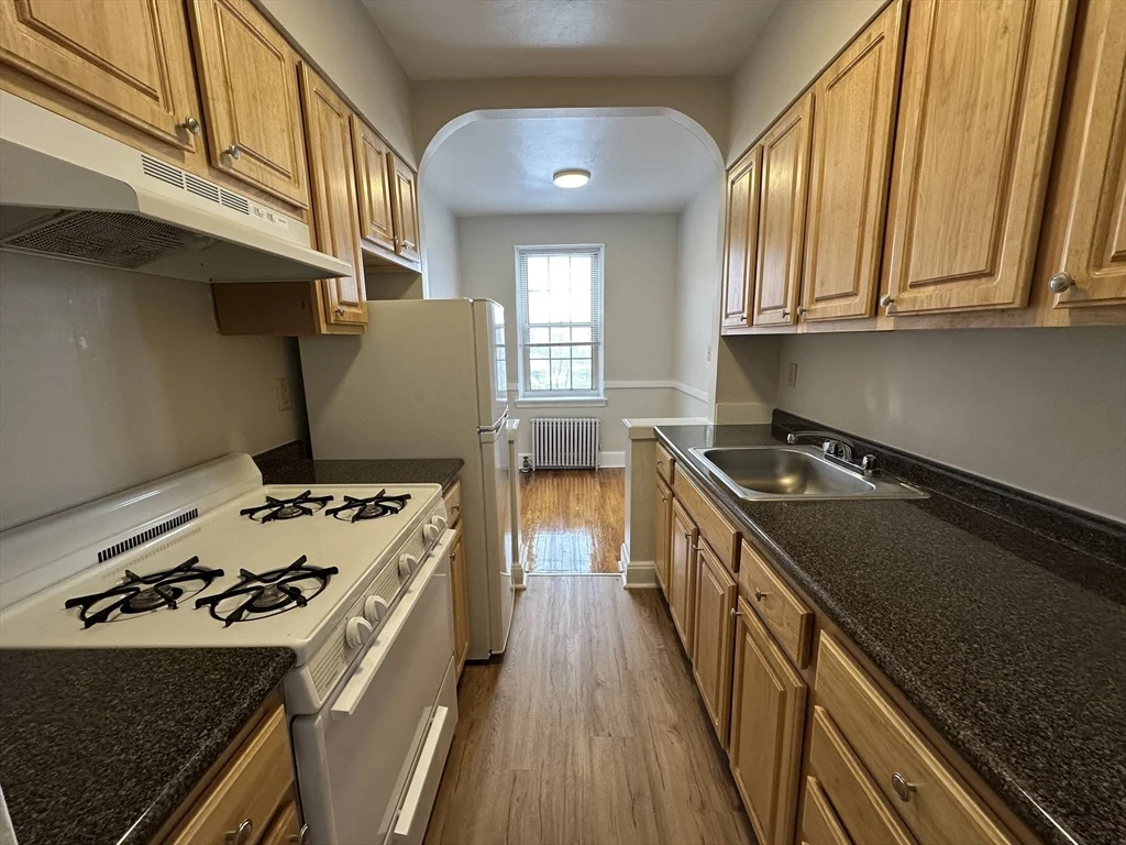 1 bed, 1 bath apartment for rent at 24 Concord Ave Unit 516, Harvard Square — photo 8 of 21
