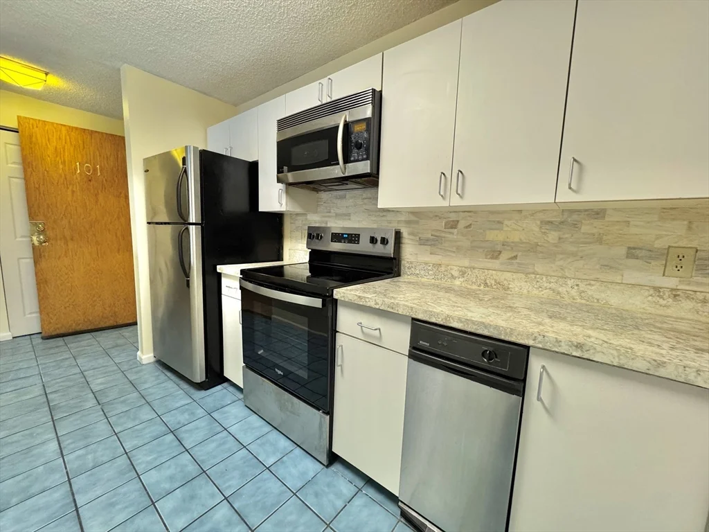 2 bed, 2 bath apartment for rent at 24 Corey St Unit 101, Everett — photo 12 of 15