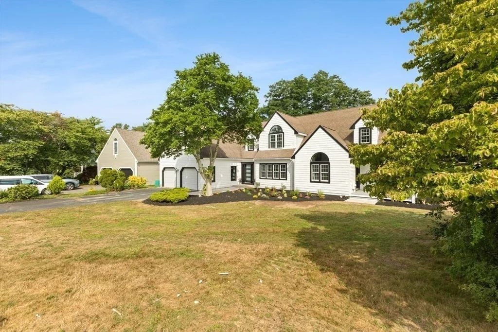 4 bed, 3 bath apartment for rent at 24 Country Club Dr Unit 24, Plymouth — photo 1 of 42