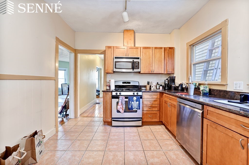 1 bed, 1 bath apartment for rent at 24 Crescent St Unit 1, Baldwin — photo 7 of 10