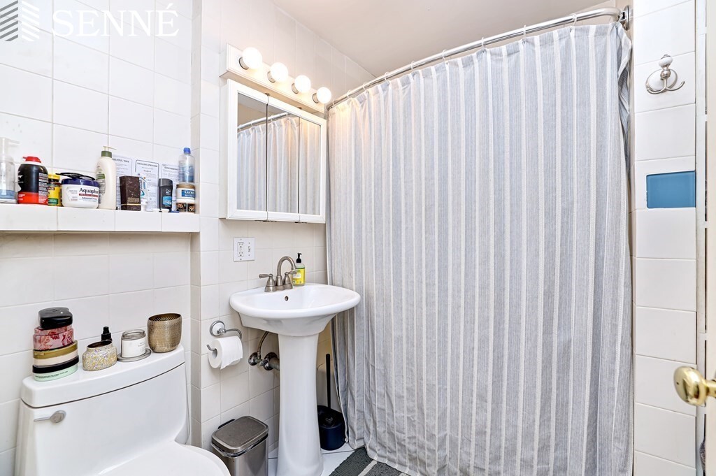 1 bed, 1 bath apartment for rent at 24 Crescent St Unit 1, Baldwin — photo 9 of 10