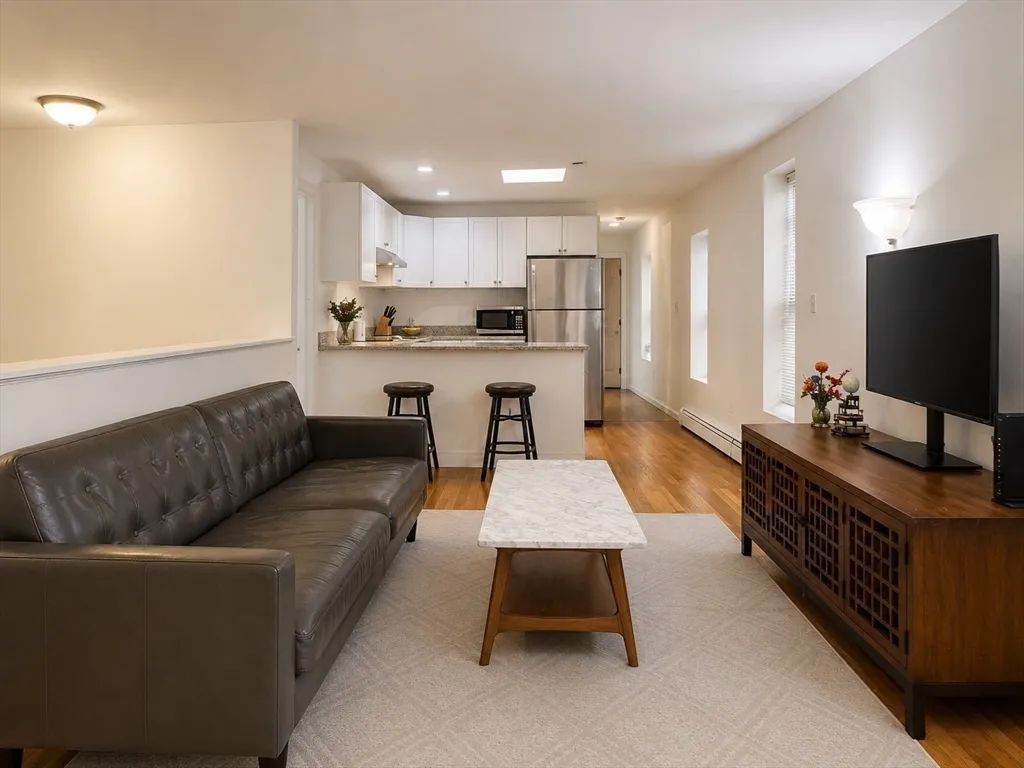 2 bed, 1 bath apartment for rent at 24 Cyprians Pl Unit 4, Roxbury — photo 3 of 14