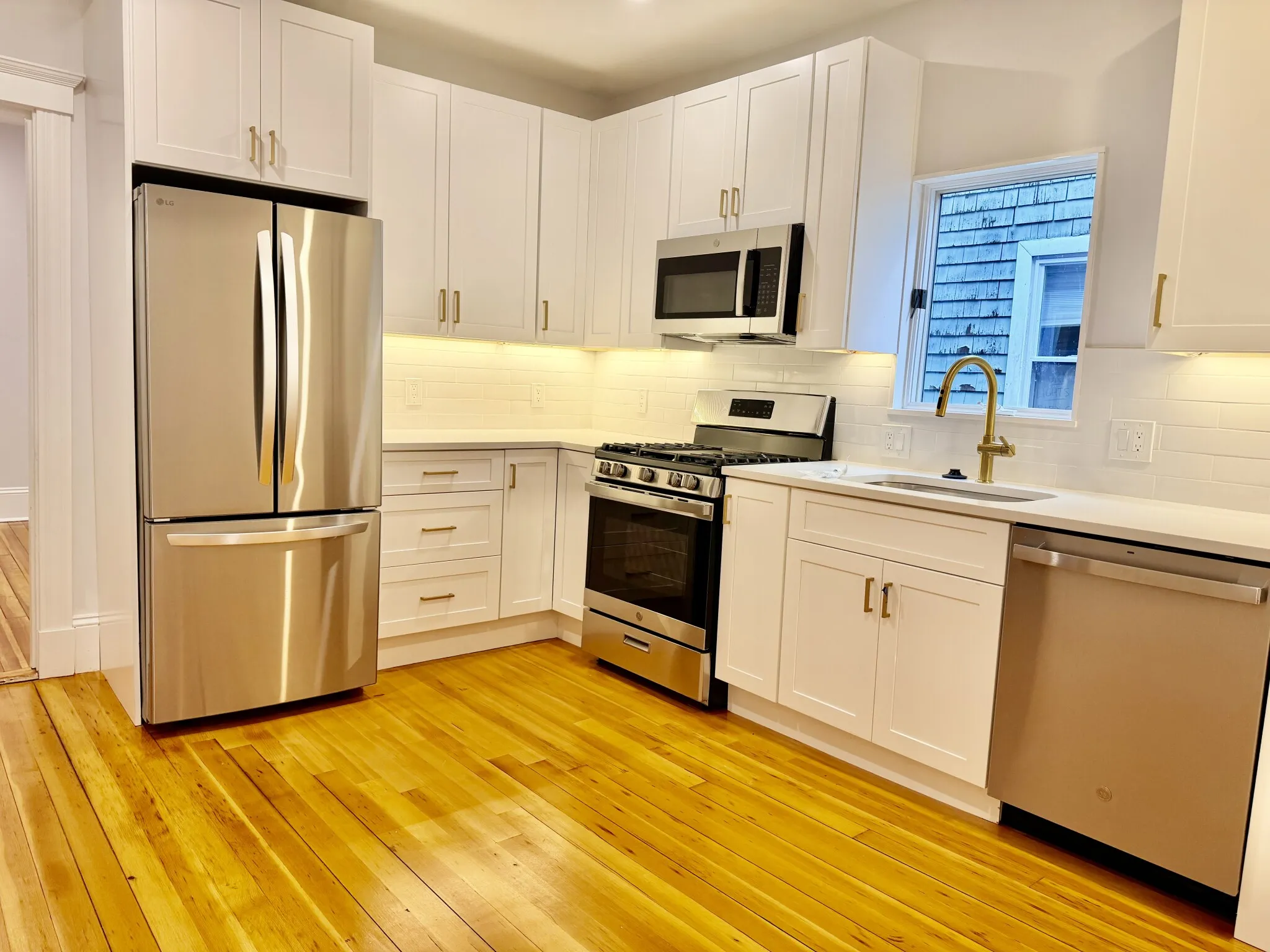 3 bed, 1 bath apartment for rent at 24 Dawes St Unit 2, Dorchester — photo 10 of 14