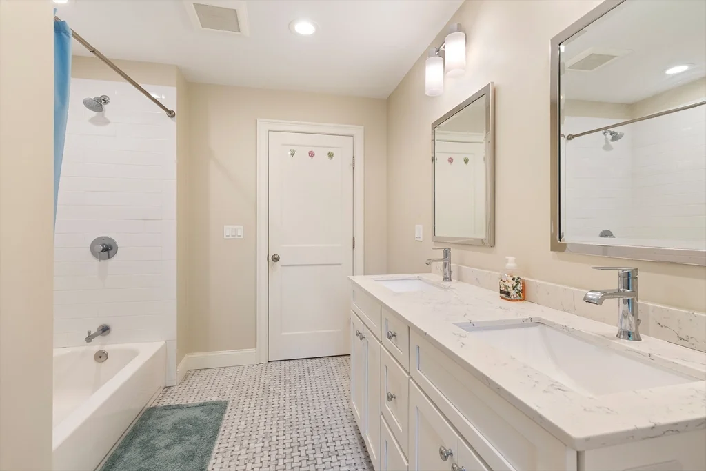 5 bed, 4+ bath apartment for rent at 24 Dogwood Ln, Birds Hill — photo 32 of 40