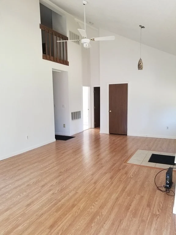 2 bed, 2 bath apartment for rent at 24 East Bluff Rd Unit 24, Ashland — photo 6 of 13