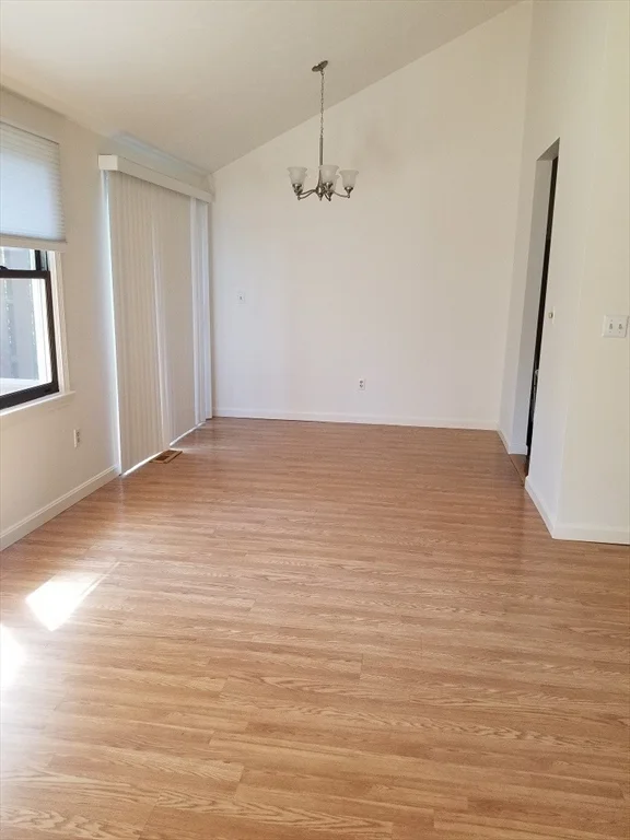 2 bed, 2 bath apartment for rent at 24 East Bluff Rd Unit 24, Ashland — photo 3 of 13