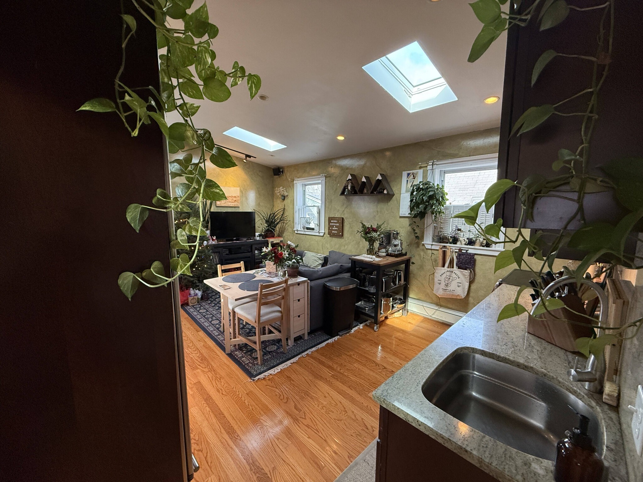 2 bed, 1 bath apartment for rent at 24 Ellington Rd Unit 3S, Powder House Square — photo 3 of 29