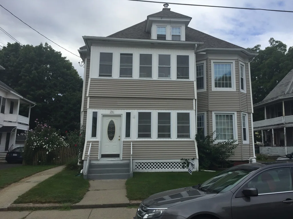 2 bed, 1 bath apartment for rent at 24 Elmwood Unit 2, Holyoke