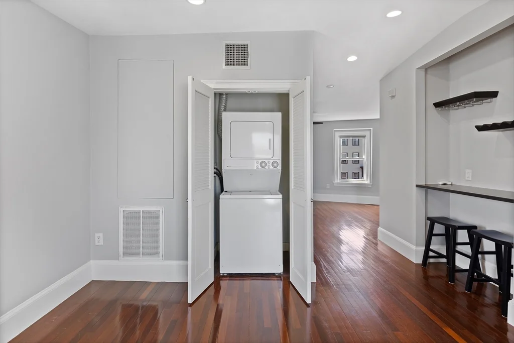 1 bed, 1 bath apartment for rent at 24 Emerson St Unit 3, South Boston — photo 11 of 17