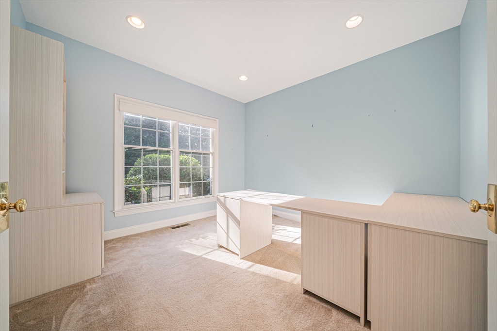 4 bed, 3 bath apartment for rent at 24 Endean Dr Unit 24, Walpole — photo 12 of 42