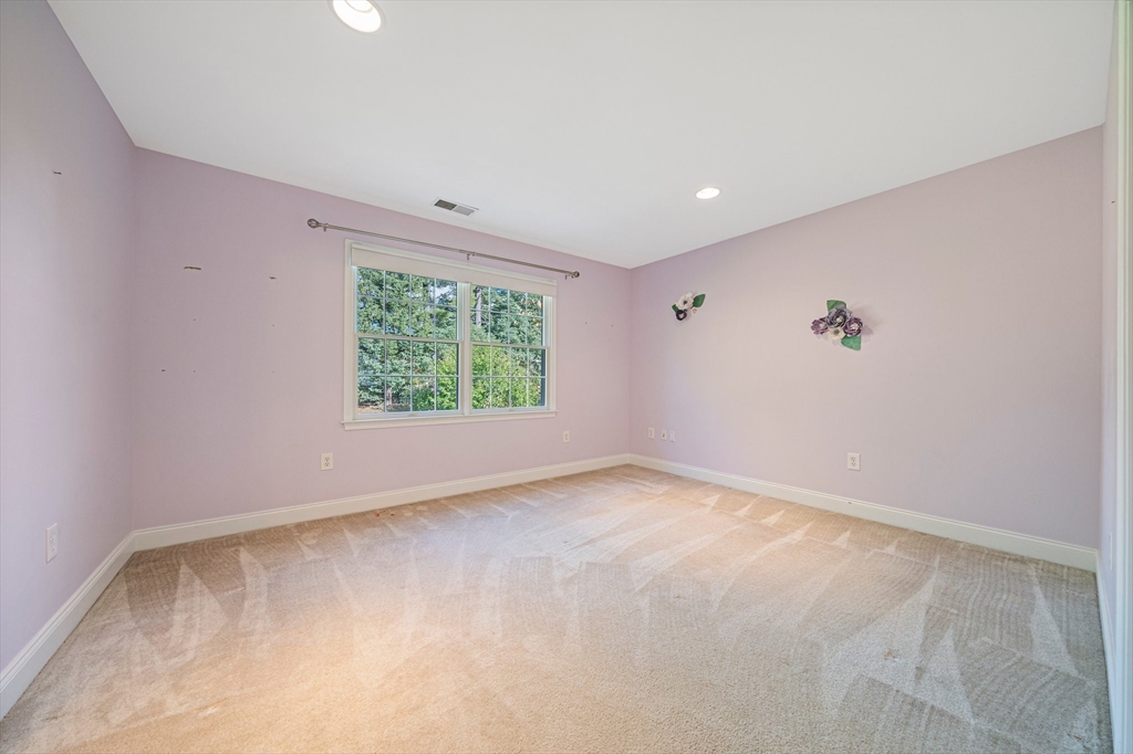 4 bed, 3 bath apartment for rent at 24 Endean Dr Unit 24, Walpole — photo 26 of 42