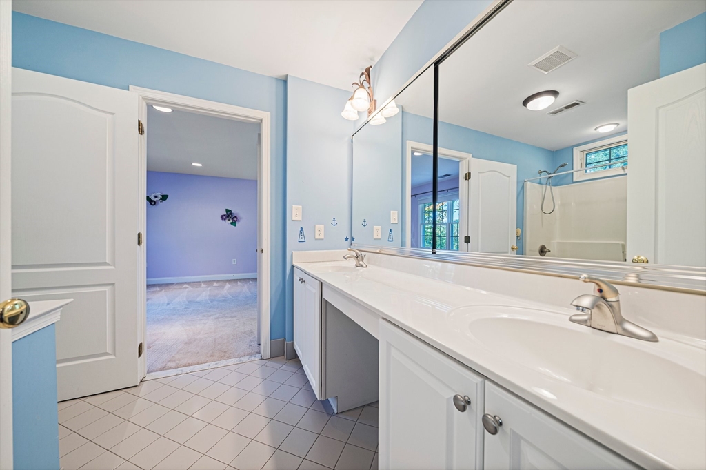 4 bed, 3 bath apartment for rent at 24 Endean Dr Unit 24, Walpole — photo 24 of 42