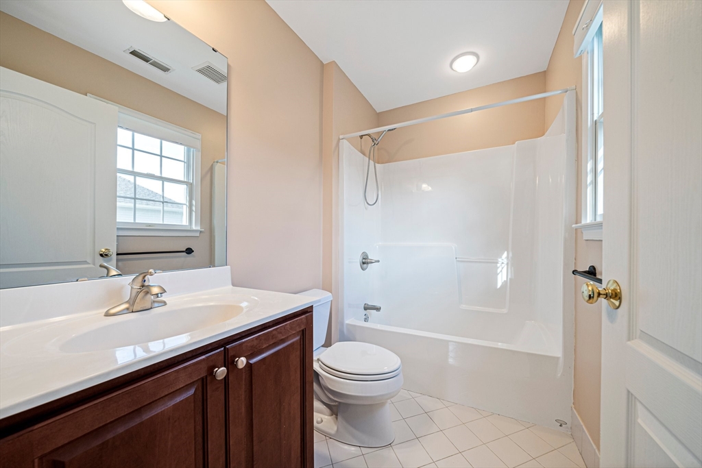 4 bed, 3 bath apartment for rent at 24 Endean Dr Unit 24, Walpole — photo 30 of 42