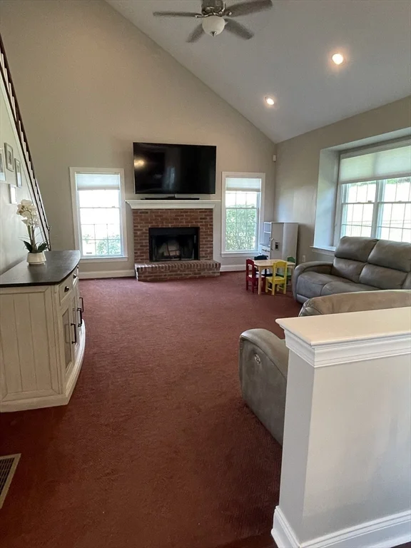 4 bed, 3 bath apartment for rent at 24 Endean Dr, Walpole — photo 14 of 39