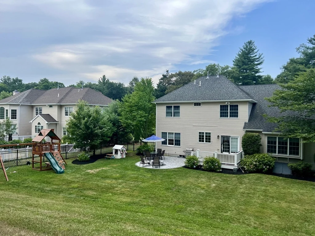 4 bed, 3 bath apartment for rent at 24 Endean Dr, Walpole — photo 33 of 39