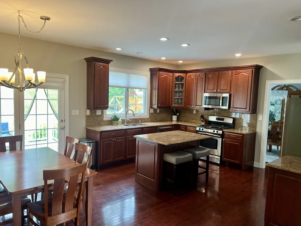 4 bed, 3 bath apartment for rent at 24 Endean Dr, Walpole — photo 17 of 39