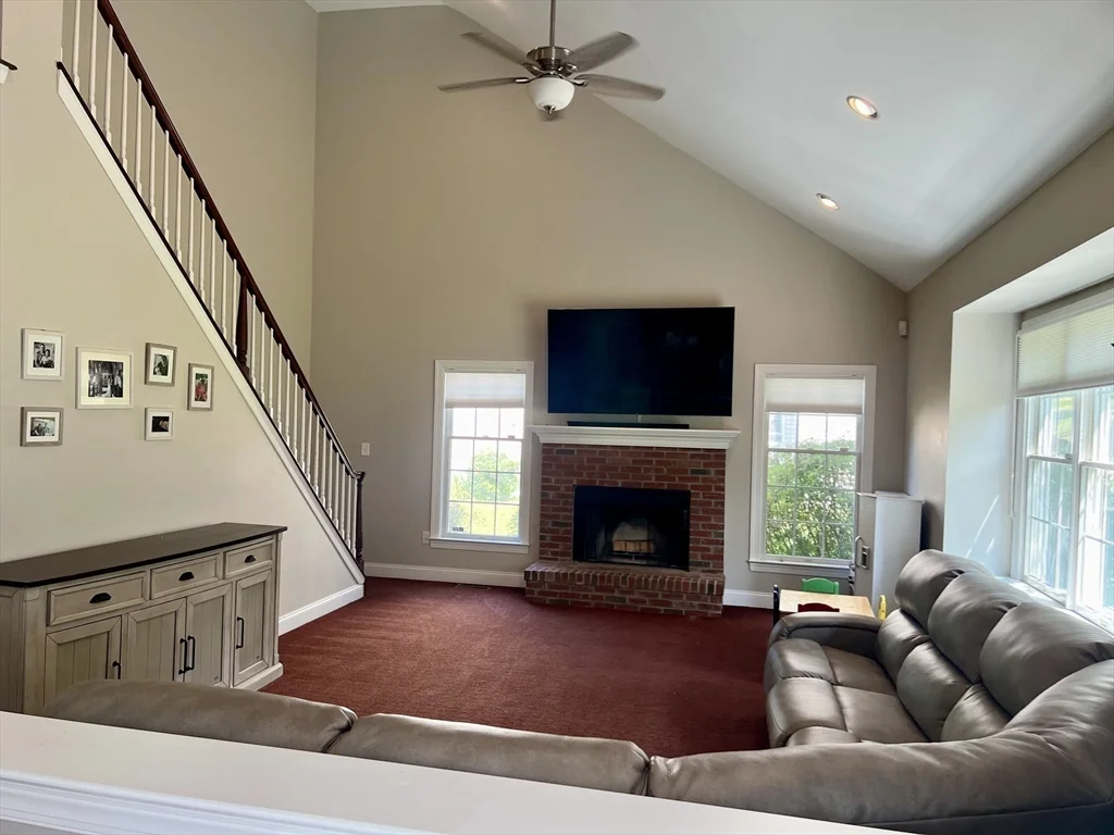 4 bed, 3 bath apartment for rent at 24 Endean Dr, Walpole — photo 13 of 39