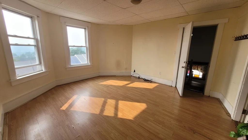 2 bed, 1 bath apartment for rent at 24 Everard Unit 3rd, Worcester — photo 2 of 13
