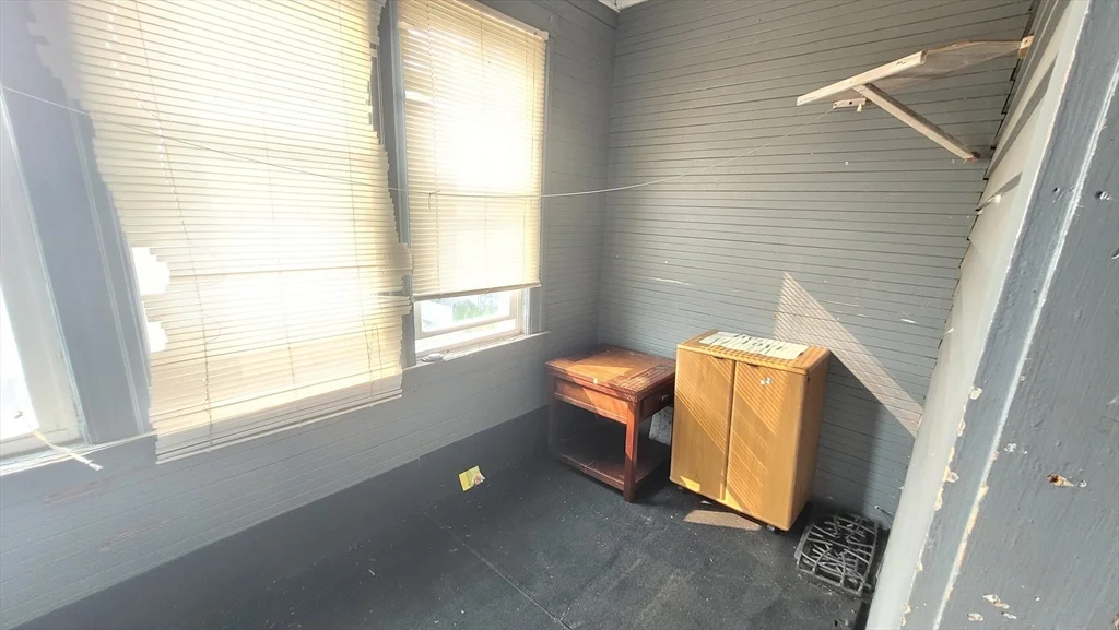 2 bed, 1 bath apartment for rent at 24 Everard Unit 3rd, Worcester — photo 10 of 13
