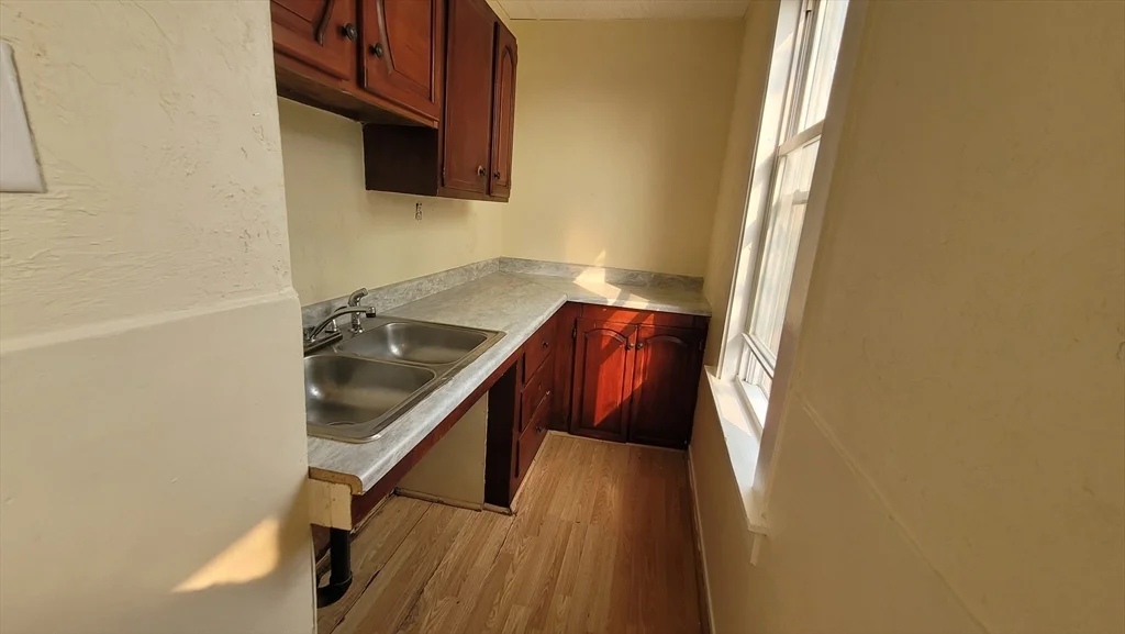 2 bed, 1 bath apartment for rent at 24 Everard Unit 3rd, Worcester — photo 5 of 13