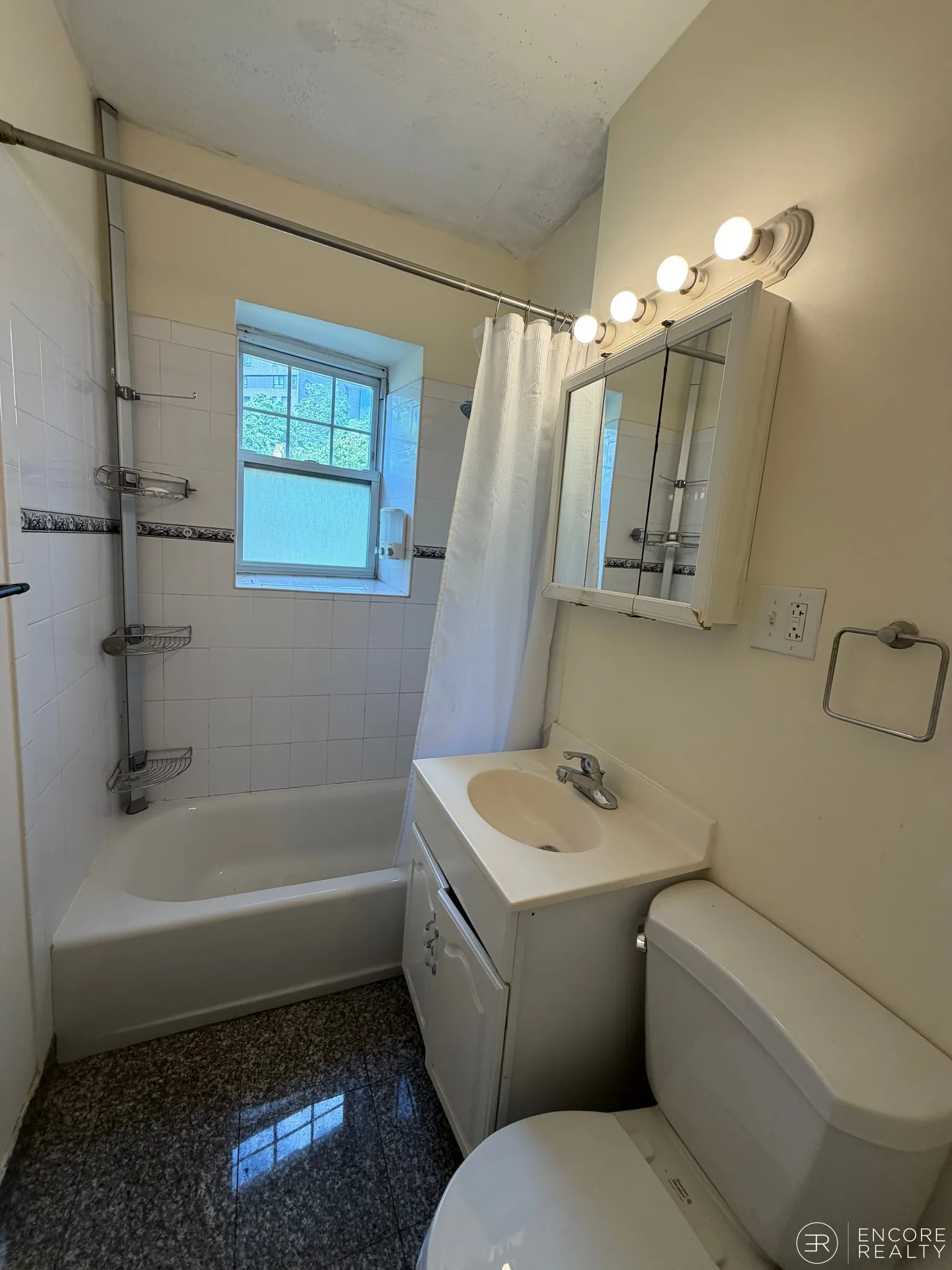 2 bed, 1 bath apartment for rent at 24 Fairbanks St Unit 3, Brookline — photo 11 of 12