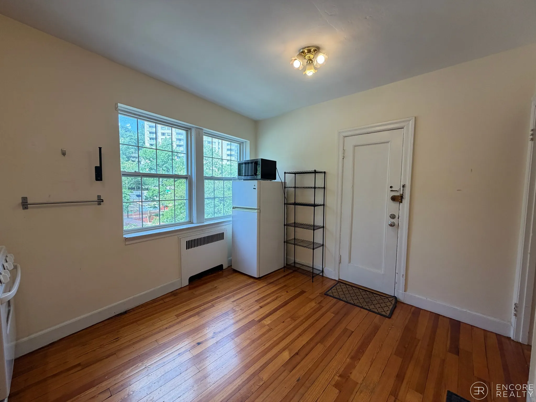 2 bed, 1 bath apartment for rent at 24 Fairbanks St Unit 3, Brookline — photo 2 of 12