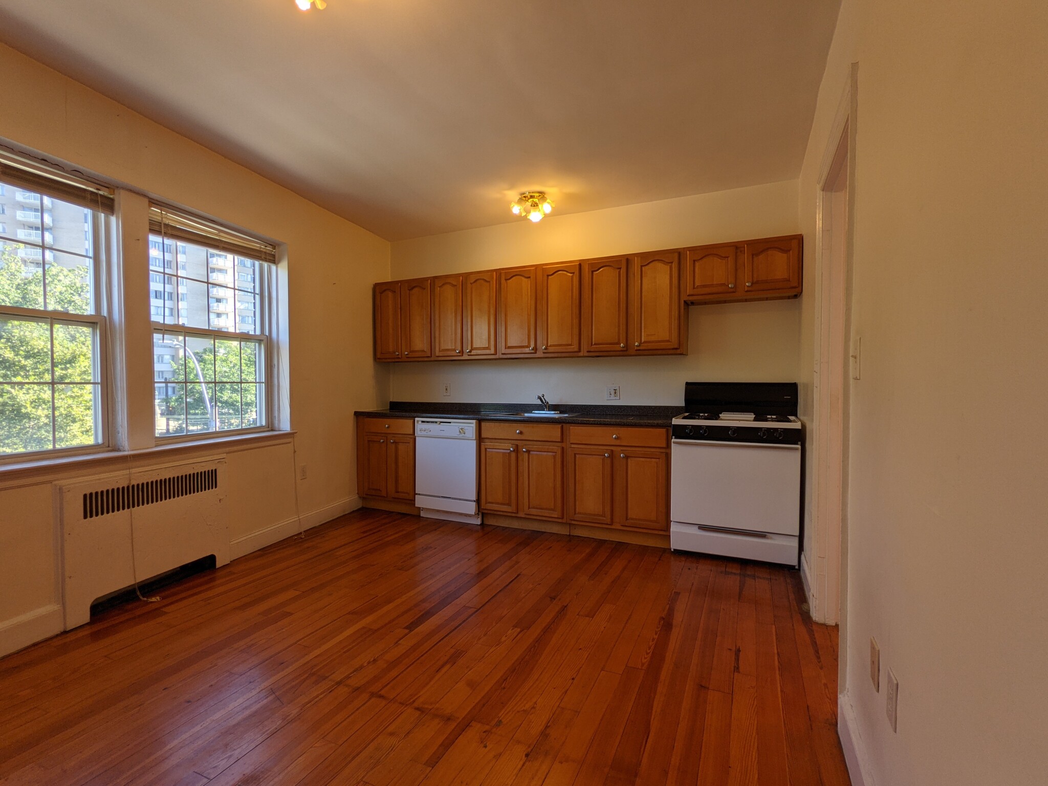 1 bed, 1 bath apartment for rent at 24 Fairbanks St Unit 6, Brookline — photo 7 of 18